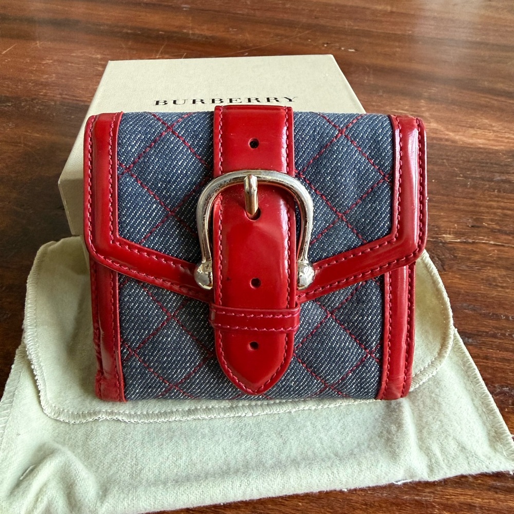 Vintage Authentic Burberry Red Patent Trim Quilted Blue Wallet